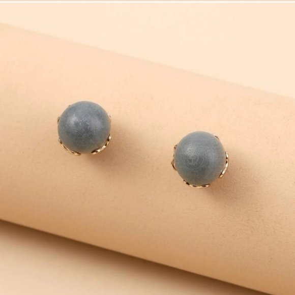 2 for $18🔥Wooden Gorgeous Minimalistic Gray Ball Stud Earrings Gold Decor - Picture 5 of 5